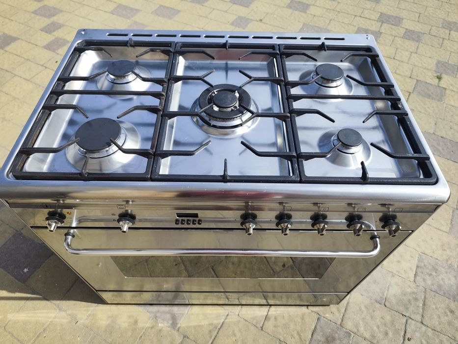 Професійна газова плита Smeg