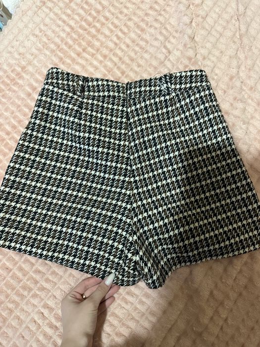 Продам шорты осение