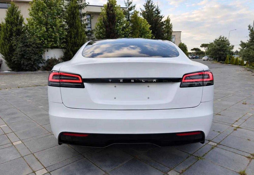 Tesla Model S 2022