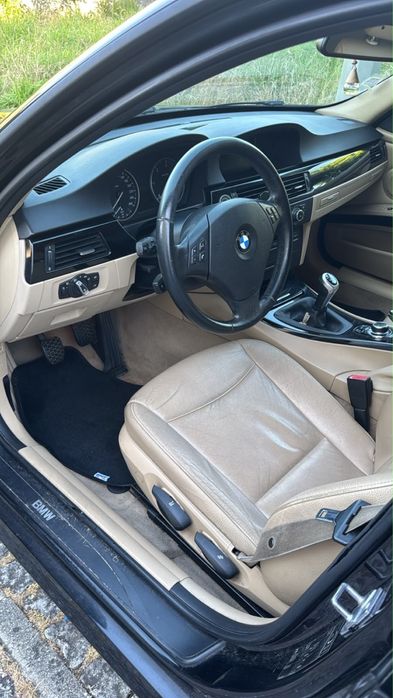 BMW E90 318D 2011