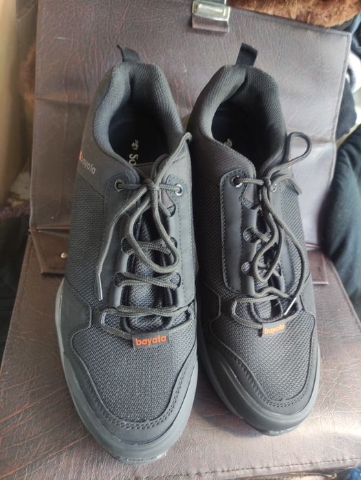 Кросівки Baiota туристичні, розмір 45,5.