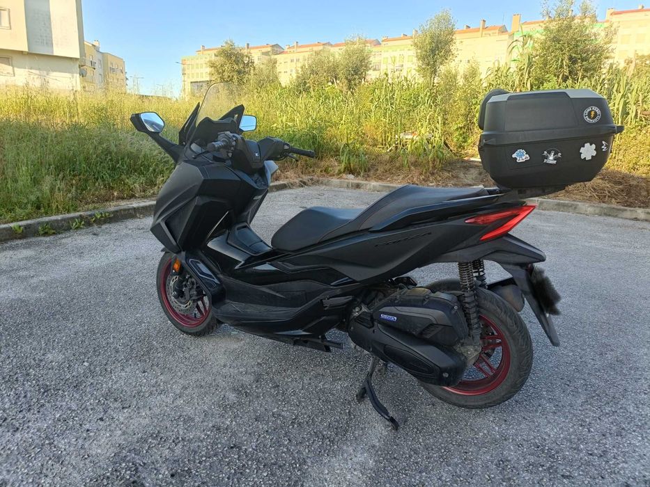 Honda Forza 125 Edição Especial, Banco Especial.