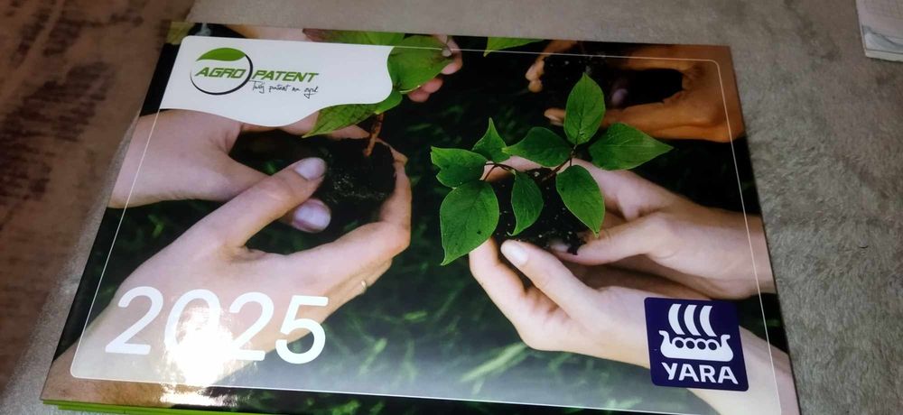 Kalendarz ścienny 2025