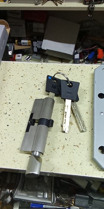 Открыть замок Киев, открытие авто, сейфов.замена замков.