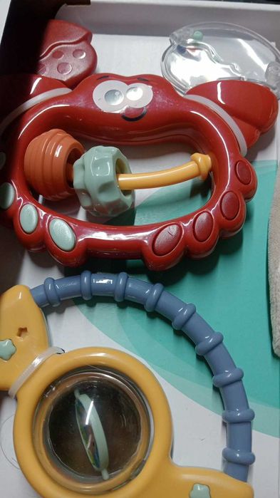 Conjunto de Oferta Bebé One Two Fun Baby (Peluche + 2 Chocalhos) – Novo / Na Caixa