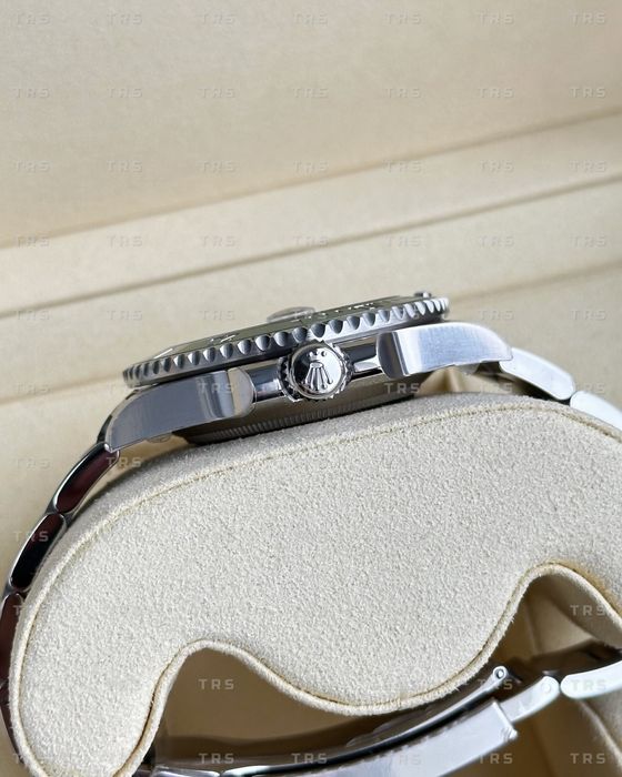 Годинник Submariner Date 40mm 116610LV HULK