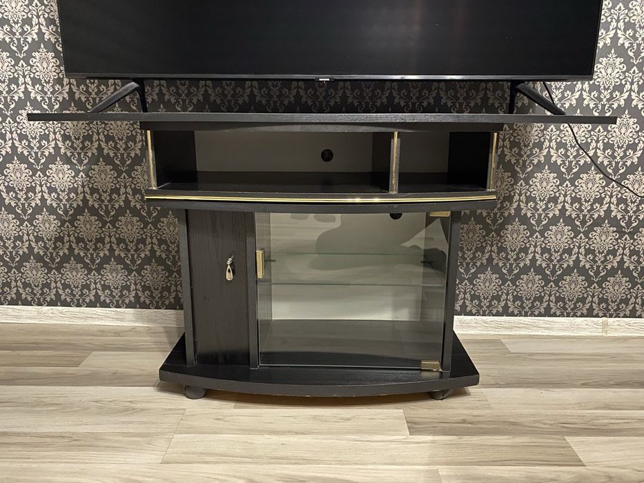 Тумба под телевизор телевізійна черного цвета