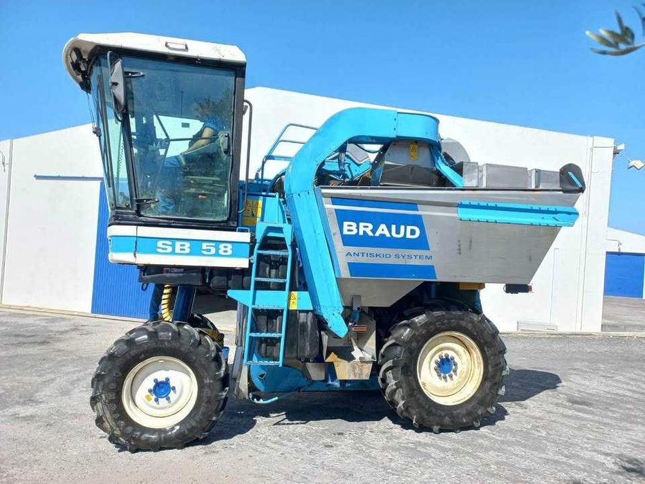 Maquina Vindimar New Holland SB 58