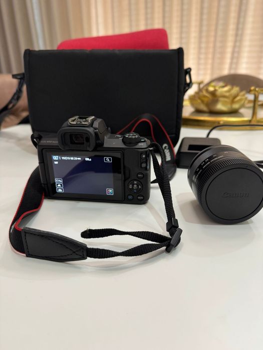Canon EOS M50 Mark II em excelente estado
