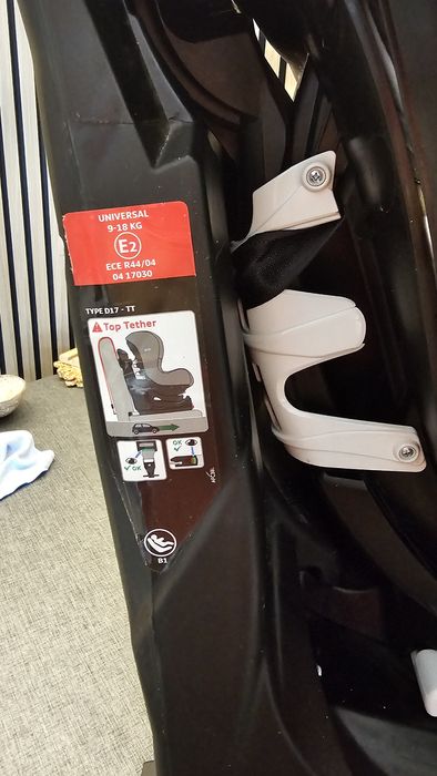 Cadeira auto marca Migo 360° 0-18kg (4 anos), com ISOFIX.