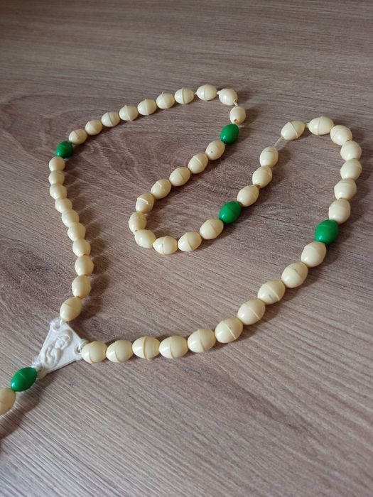 Plastikowy różaniec Kremowy różaniec naszyjnik religijny 42 cm