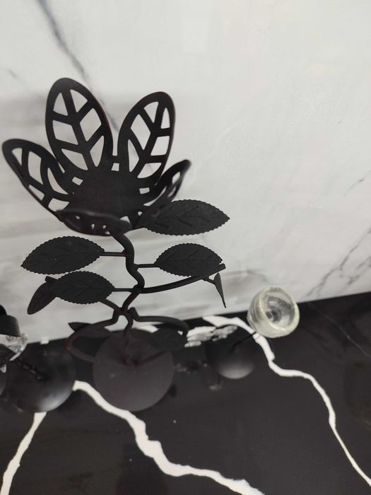 4 porta velas com formato flor em metal e vidro