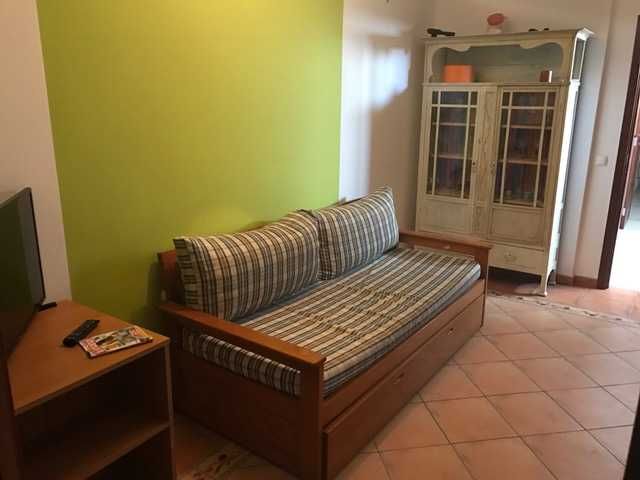 T2 com piscina primeira linha de praia