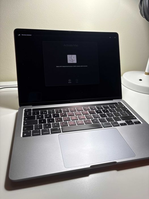 Macbook Pro 13'' M1 2020 - 16gb RAM, 256gb SSD