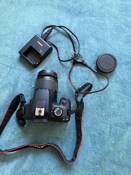 Máquina fotográfica Canon EOS 4000D