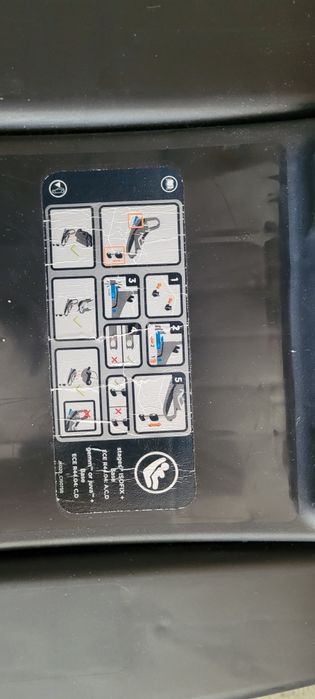 Fotelik samochodowy Joie z bazą.