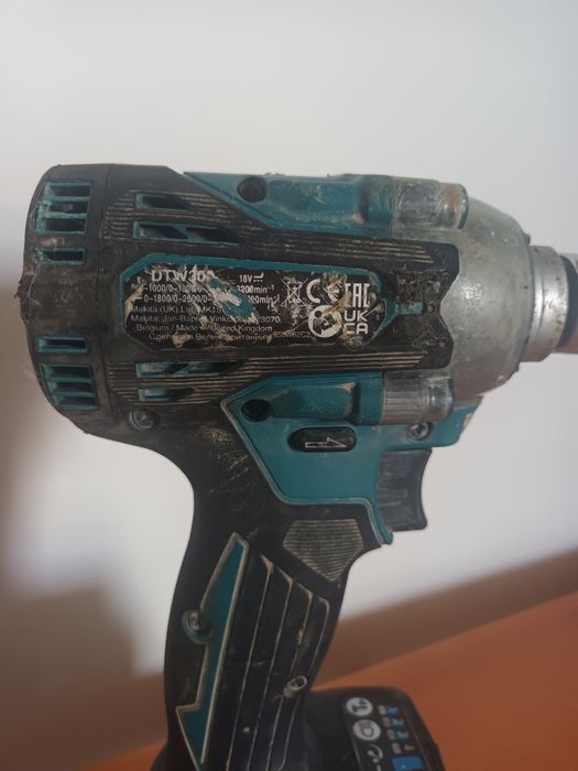 Chave de Impacto Makita DTW300, 18V com Bateria