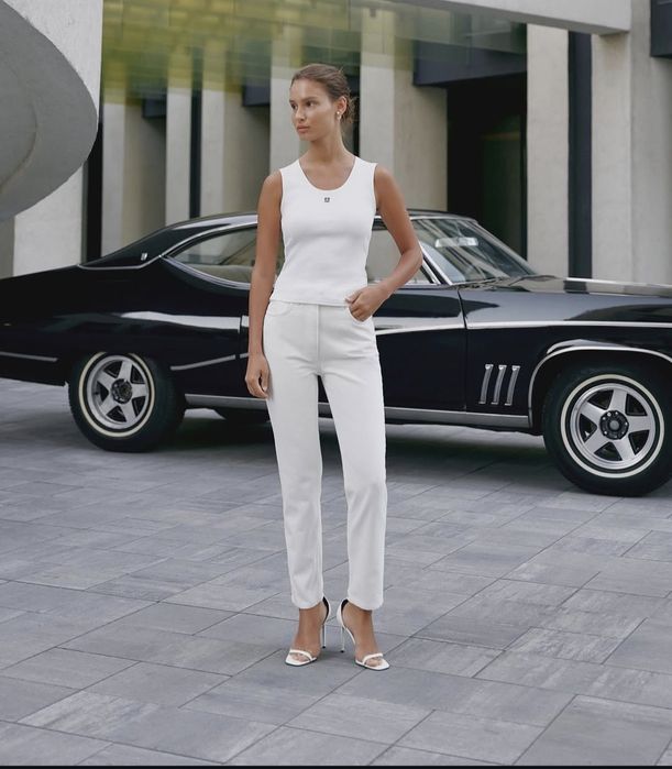 Джинси завужені, молочні