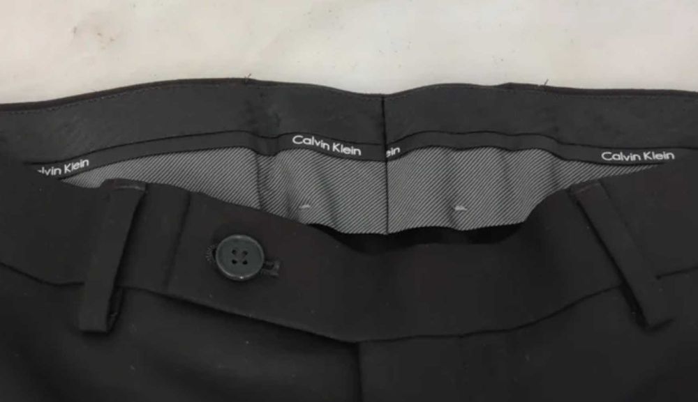Calças Calvin Klein Formais de Fato W30 L30