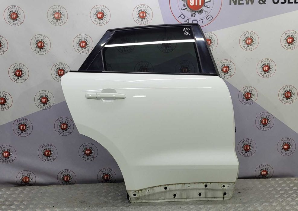 Двері задні праві Jaguar F-Pace 2017-2023