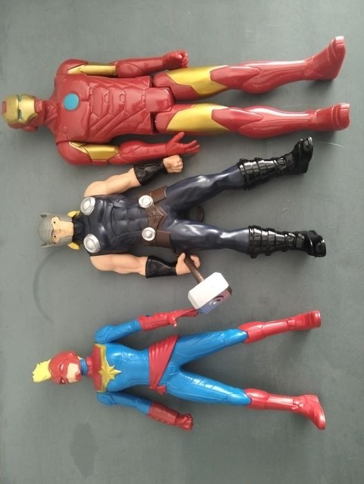 Bonecos da Marvel e DC