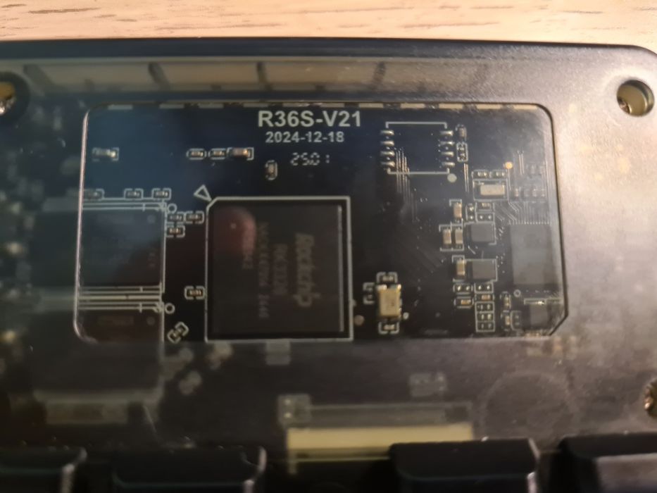Consola retro R36S