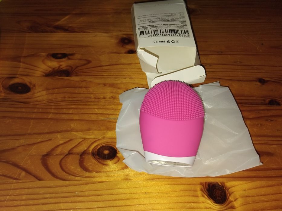 Szczoteczka do mycia twarzy nowa