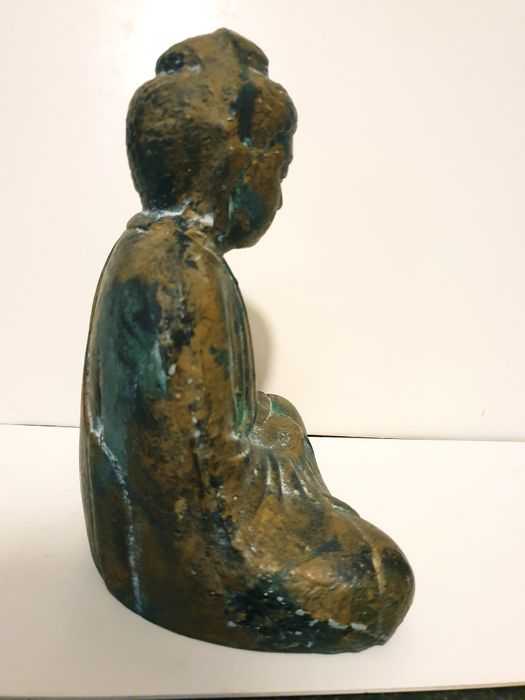 Antiga escultura de Buda japonês em ferro de fundição pintado + dourad