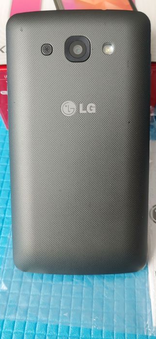 Телефон Lg-x135, 3g, 4Gb, 500 Mb