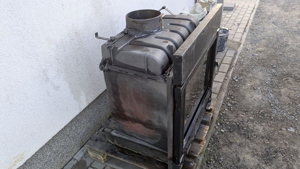 Kominek używany.