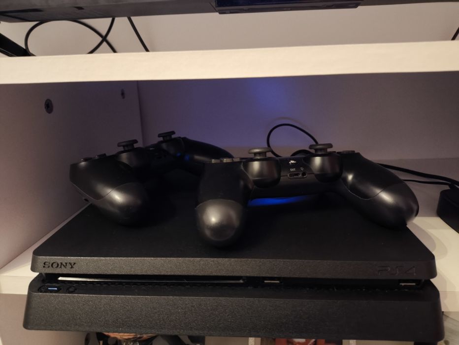 PlayStation 4 Pro+FIFA 26, GTA V, FireCry, Resident Evil