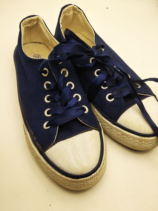 Дитяче спортивне взуття