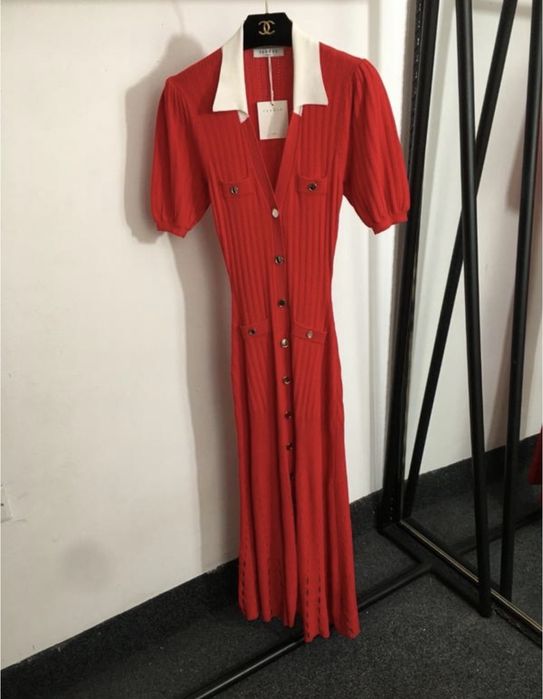 Красное платье Sandro