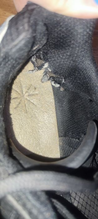 Oryginalne buty Adidas Traxion rozm 42 wkładka na zdjęciu