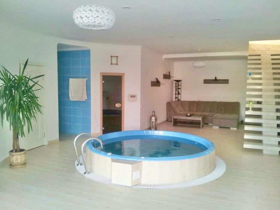 Світлий та в гарному місці будинок Дахнівка