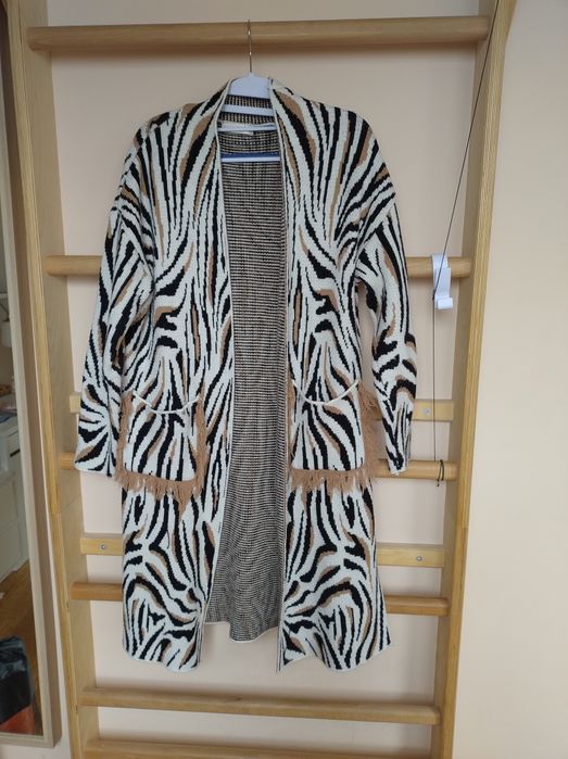 Sweter bez zapięcia panterka S