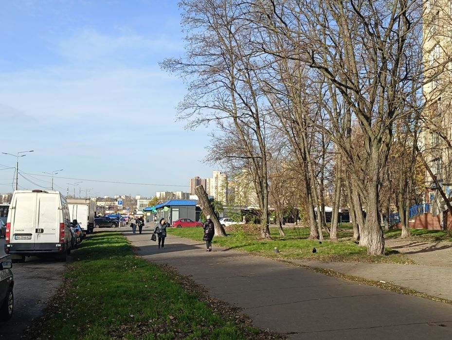 Без -%. Пиво-Кофе-Зоо-Обмен валют(30м.кв) Ул.Симиренко 5