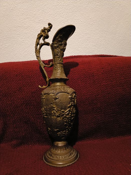 Vaso antigo de bronze grande