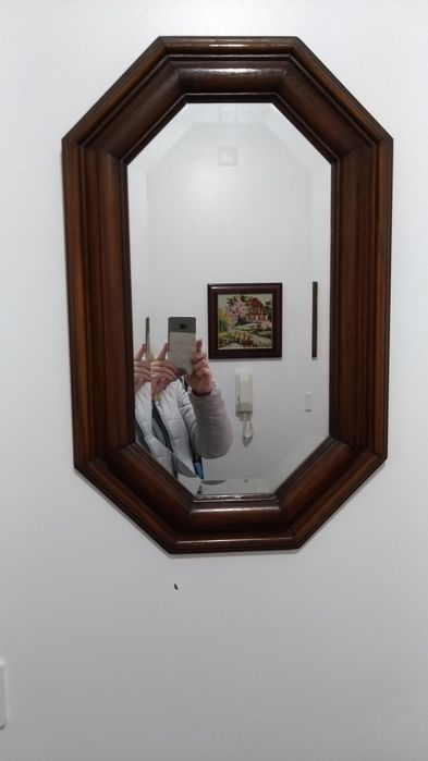 Espelho de madeira com vidro biselado