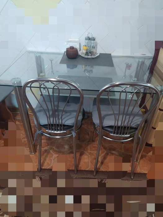Продам скляний стіл