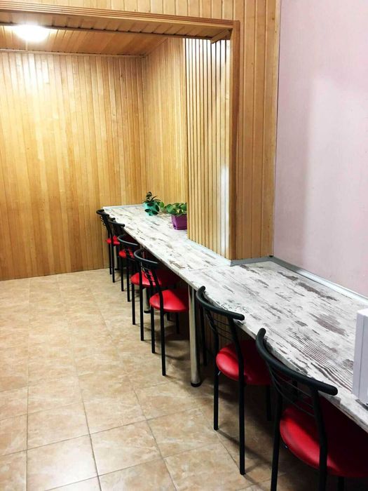 Комфортний хостел з гарним ремонтом. Метро Голосіївська 5 хвилин пішки