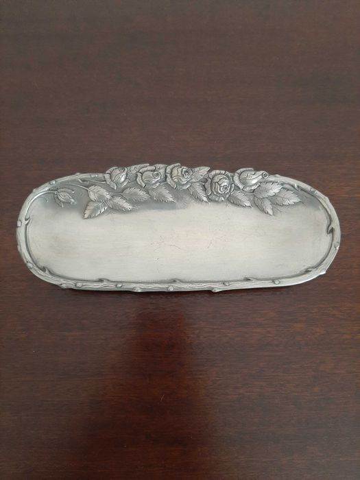 Peça Decorativa em Estanho - J.D.