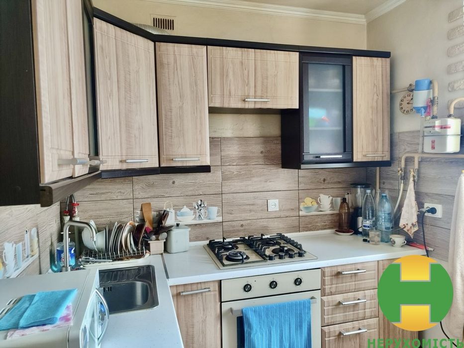 Продається 3-кімнатна квартира. Чортків