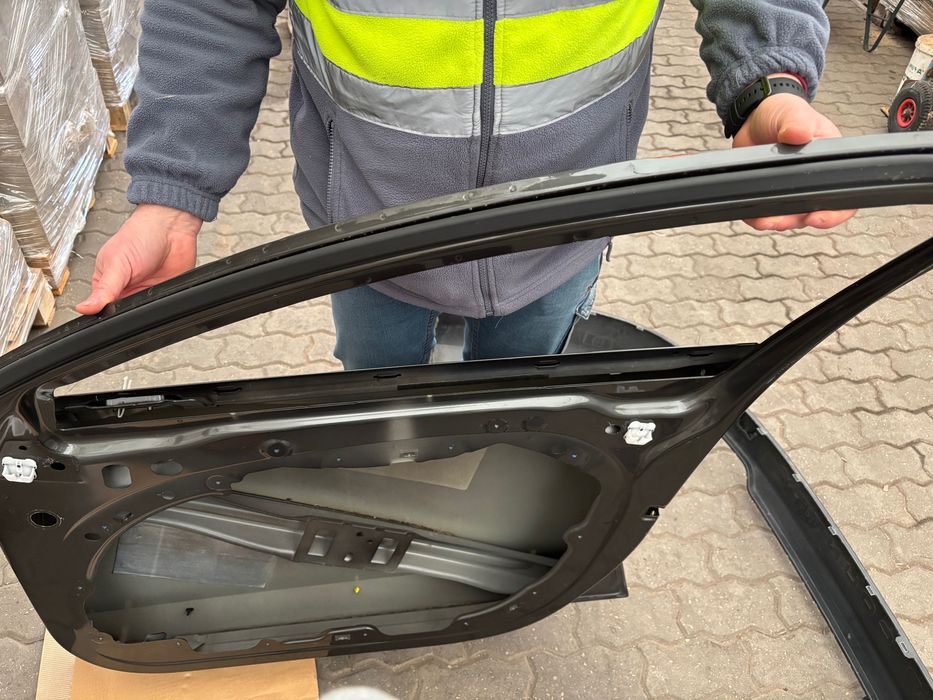 Drzwi prawe przód  Volvo V90 CC