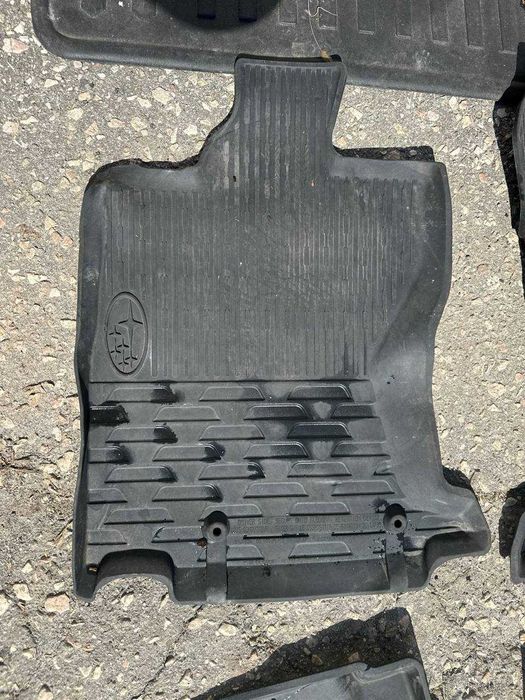 Комлект ковров килимки Subaru Outback Forester 2022 2023 2024