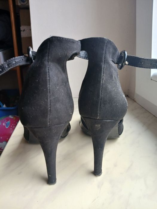 Sandałki na szpilce czarne