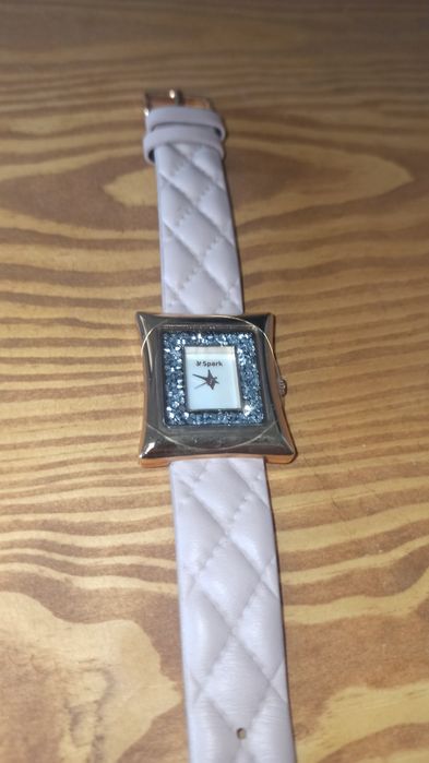 Elegancki zegarek damski Spark ZCR30LP. Kryształy Swarovski