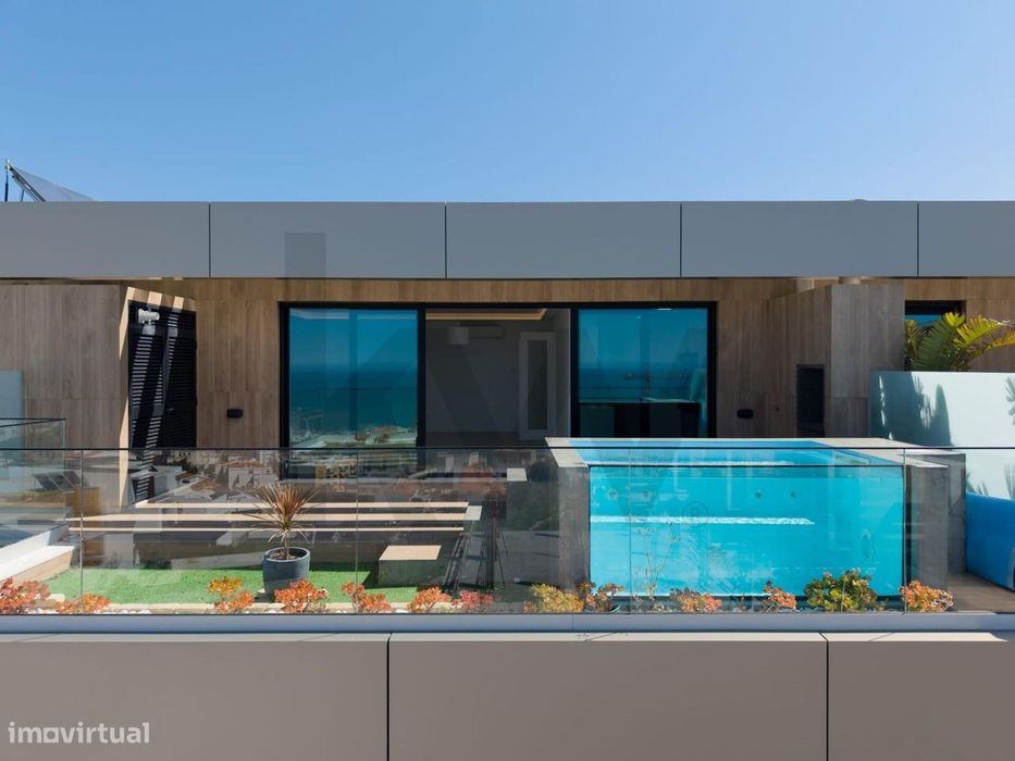 Penthouse T2 de Luxo com Terraço e Jacuzzi Privado | Vista Mar 180º