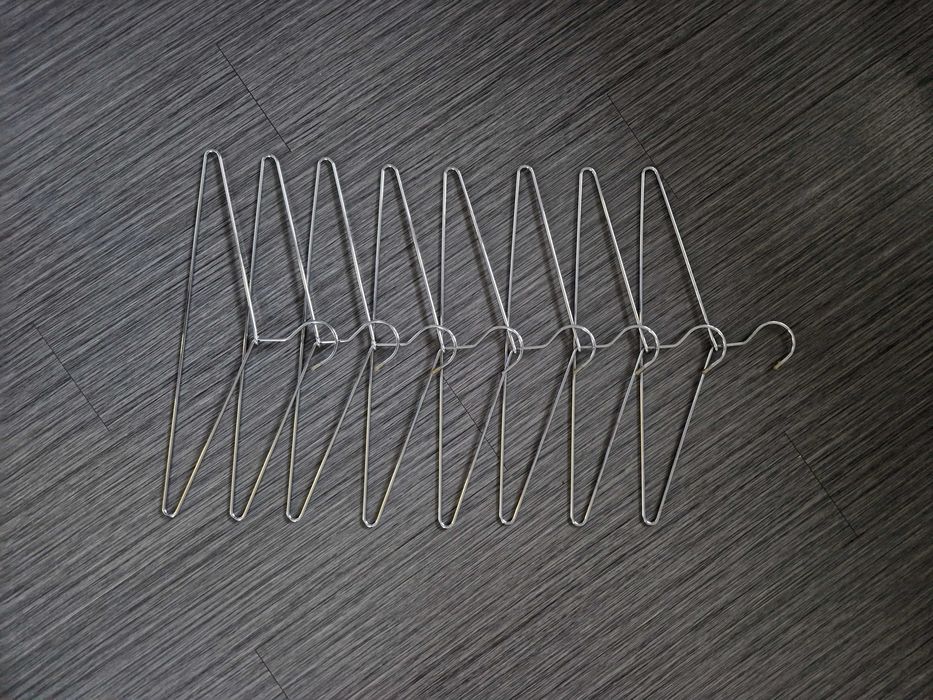 Metalowe wieszaki do ubrań