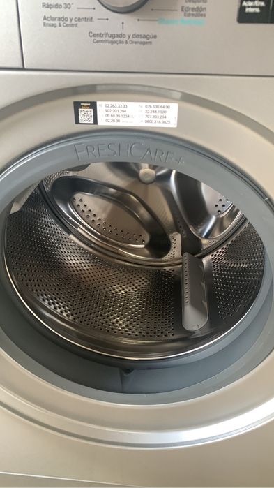 Maquina de lavar roupa nova , um mes de uso